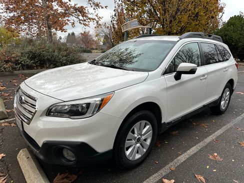 Used 2016 Subaru Outback 2.5i Premium image 17