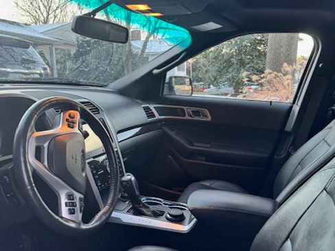 Used 2015 Ford Explorer Limited w/ Equipment Group 301A image 9