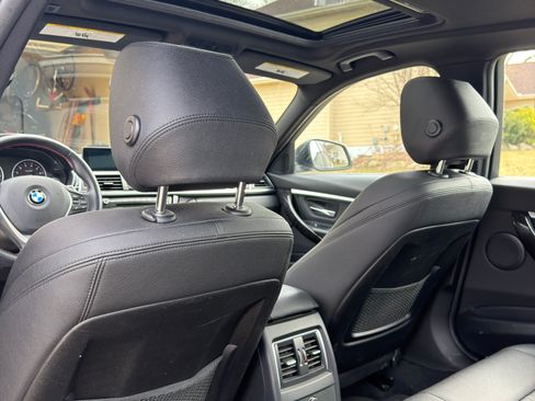 Used 2017 BMW 330i xDrive Sedan image 10