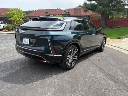 Used 2024 Cadillac Lyriq Luxury w/ LPO, Floor Liner Package image 2