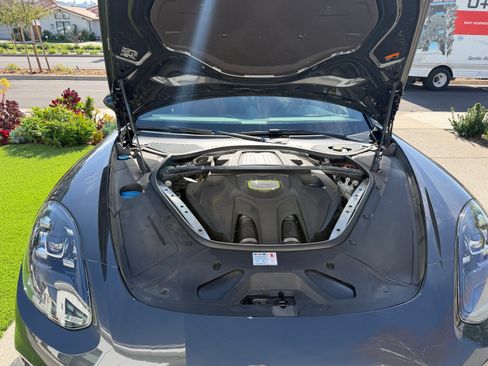 Used 2018 Porsche Panamera 4 image 16