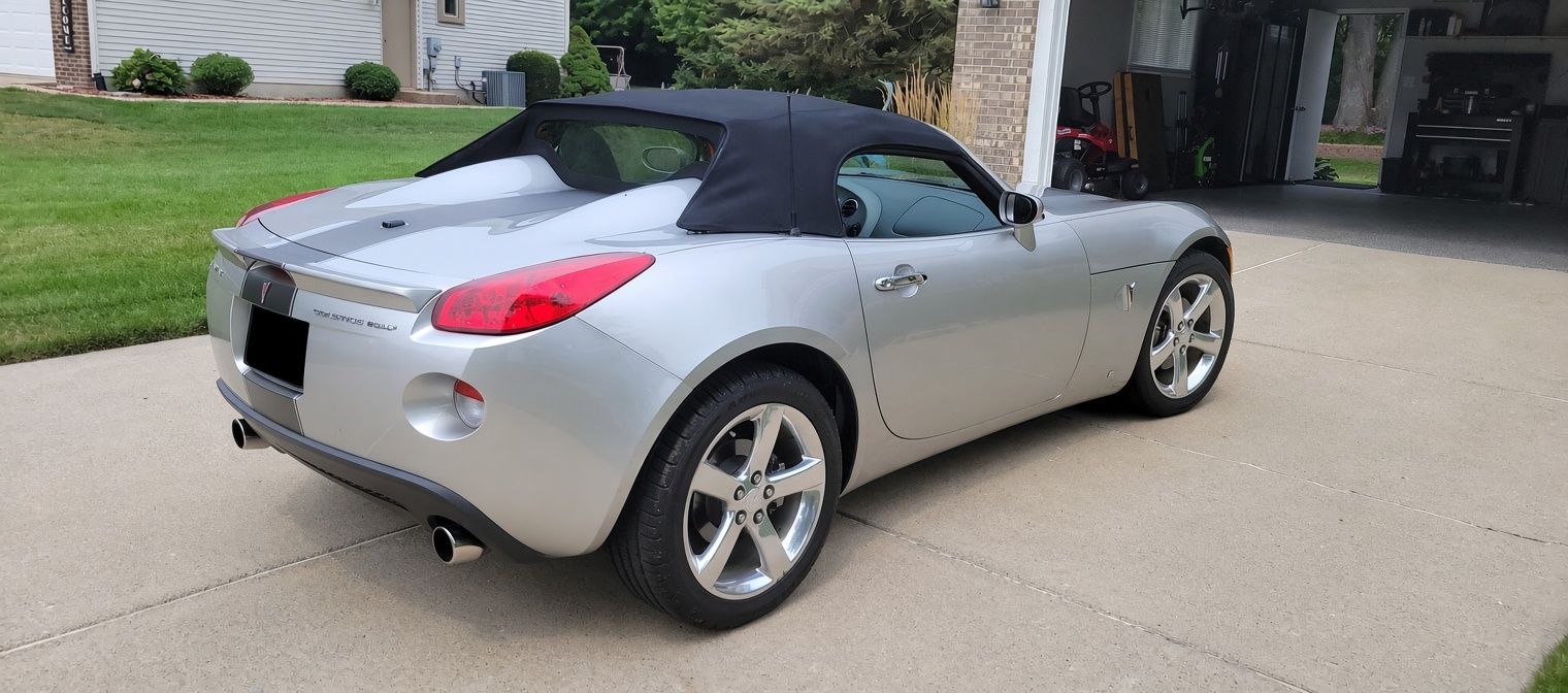 Used 2007 Pontiac Solstice GXP w/ Premium Package RWD image 4