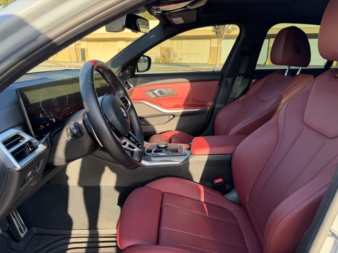 Used 2025 BMW M340i xDrive M340i xDrive Sedan 4D w/ Premium Package image 8