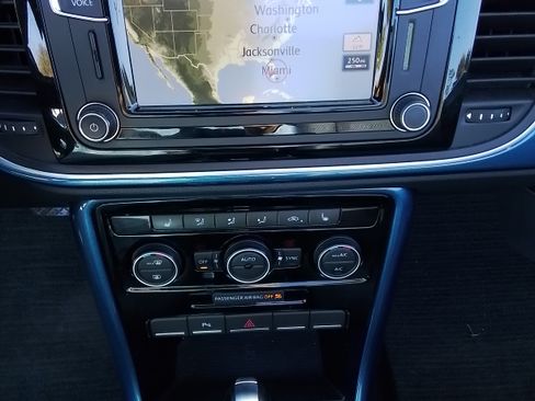 Used 2017 Volkswagen Beetle 1.8T SEL image 11