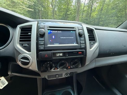 Used 2013 Toyota Tacoma 4x4 Access Cab V6 w/ SR5 Pkg image 12