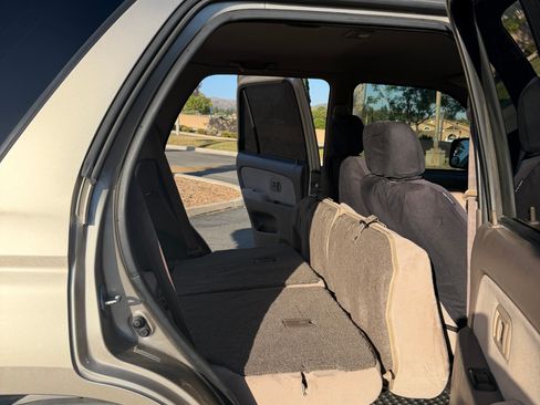 Used 2002 Toyota 4Runner SR5 RWD image 9