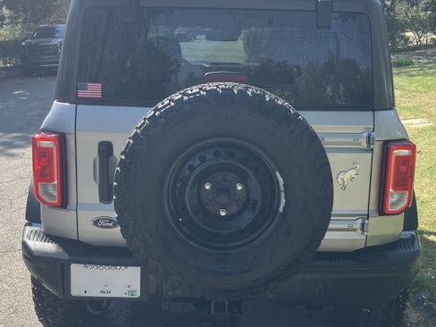 Used 2023 Ford Bronco Black Diamond image 4