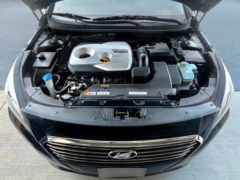 Used 2016 Hyundai Sonata Plug-In Hybrid image 8