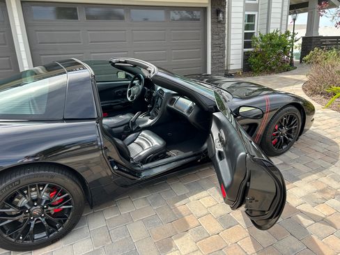 Used 2004 Chevrolet Corvette Coupe w/ Preferred Equipment Group image 13