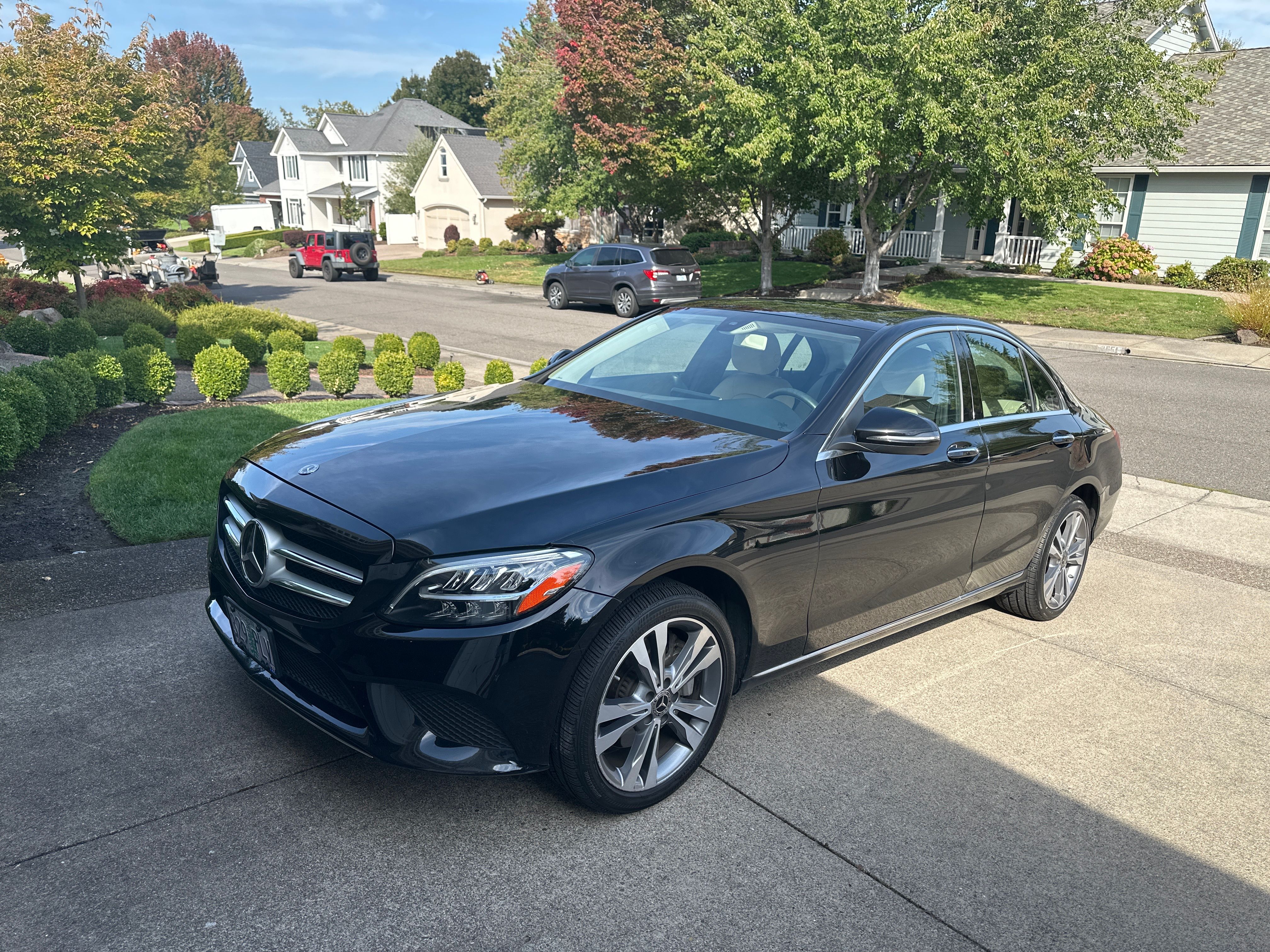 Used 2020 Mercedes-Benz C 300 4MATIC Sedan image 1