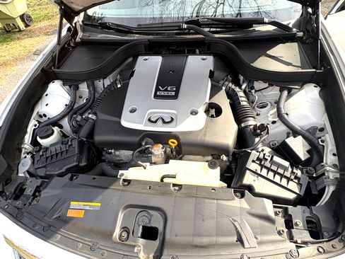 Used 2013 INFINITI G37 x Sedan w/ Premium Pkg image 4