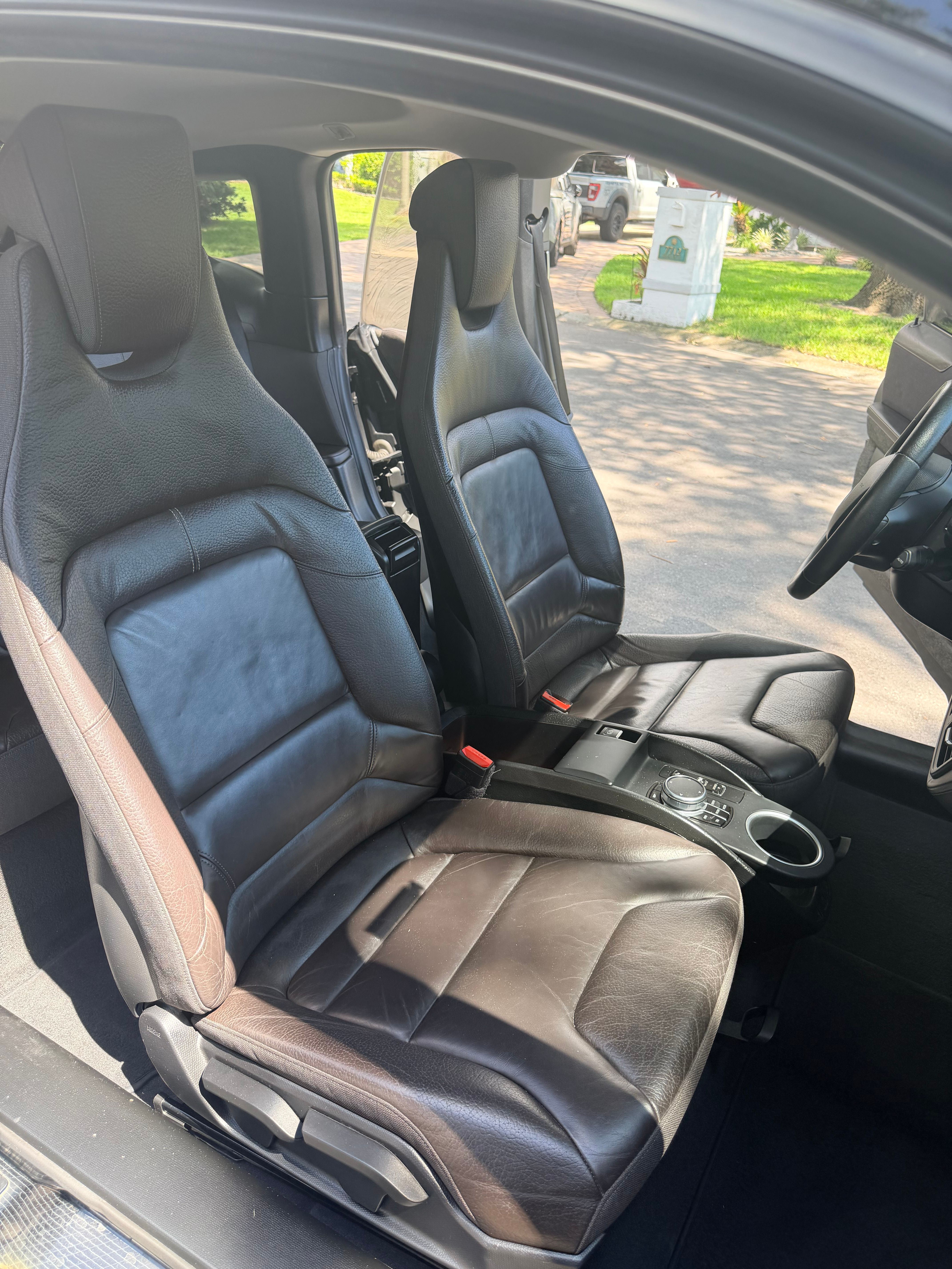 Used 2017 BMW i3 w/ Range Extender RWD image 11