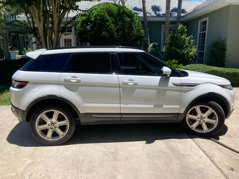 Used 2013 Land Rover Range Rover Evoque Pure Premium AWD/4WD image 12
