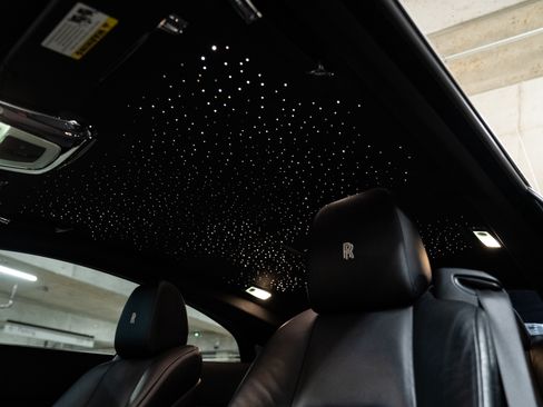 Used 2015 Rolls-Royce Wraith image 11