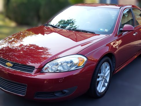 Used 2010 Chevrolet Impala LTZ image 1