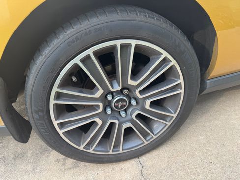 Used 2010 Ford Mustang GT Premium image 6