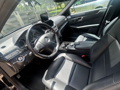 Used 2010 Mercedes-Benz E 350 4MATIC Sedan image 14