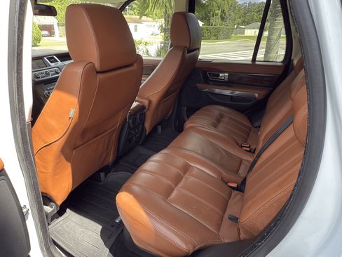 Used 2013 Land Rover Range Rover Sport HSE LUX w/ Luxury Interior Pkg image 8