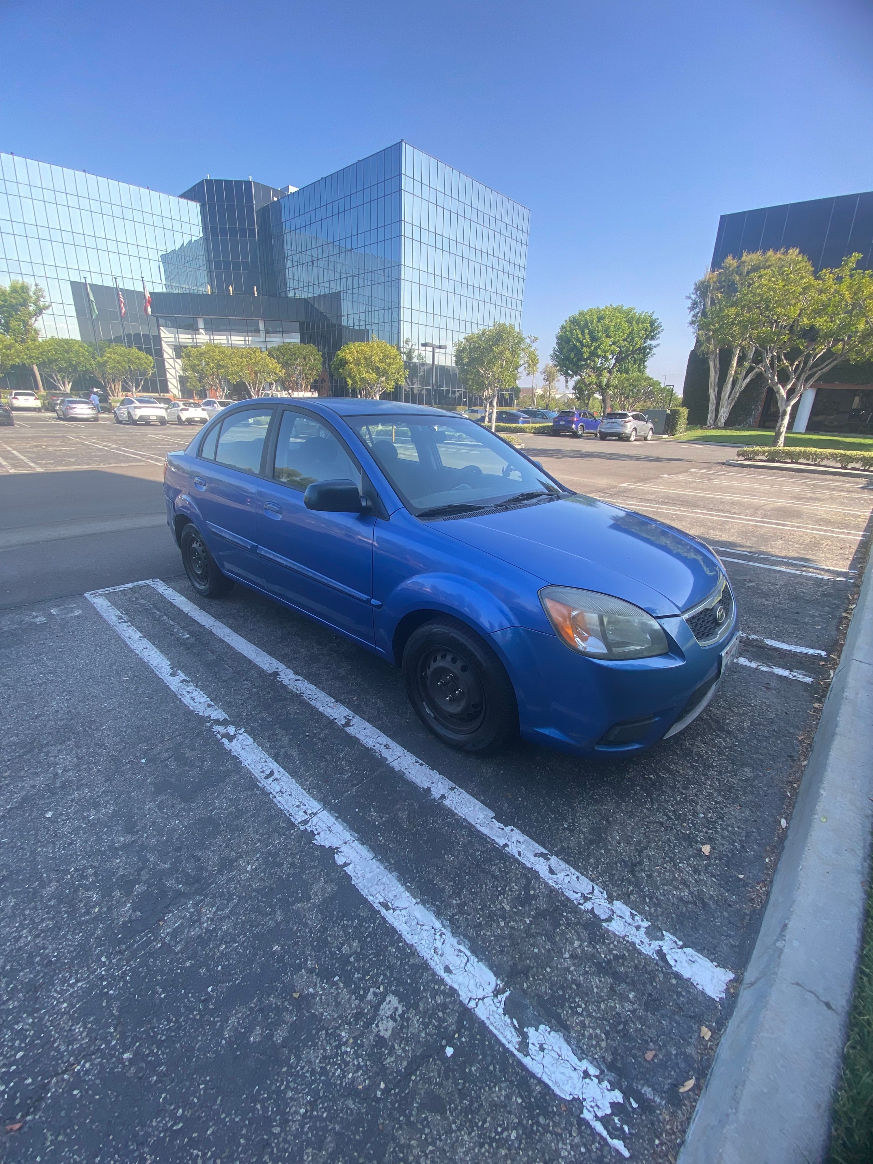 Used 2010 Kia Rio LX FWD image 4