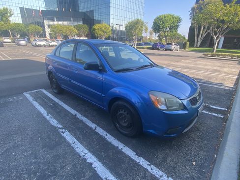 Used 2010 Kia Rio LX FWD image 4