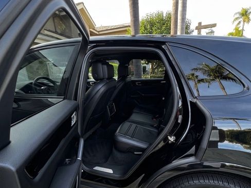 Used 2019 Porsche Cayenne AWD/4WD image 8