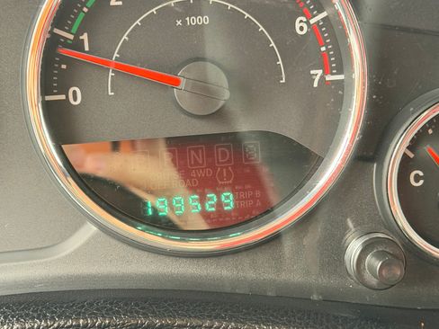 Used 2011 Jeep Wrangler Unlimited Rubicon w/ Dual Top Group image 13