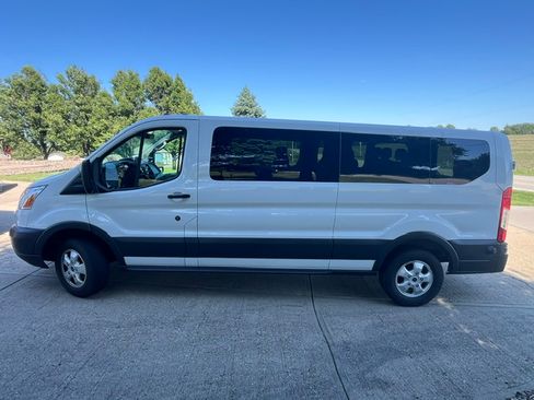 Used 2017 Ford Transit 350 XLT RWD image 4
