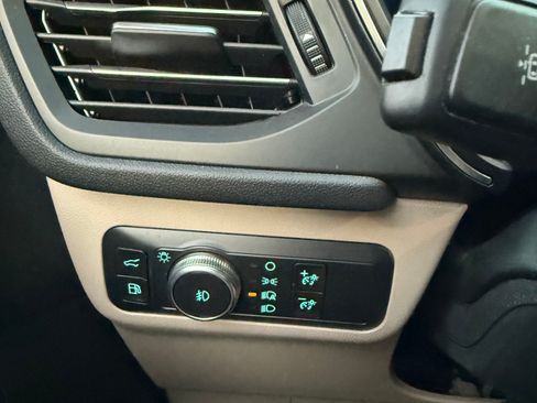 Used 2020 Ford Escape Titanium w/ Titanium Premium Package 2.0 image 6