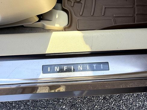 Used 2011 INFINITI G37 x Sedan w/ Premium Pkg image 16