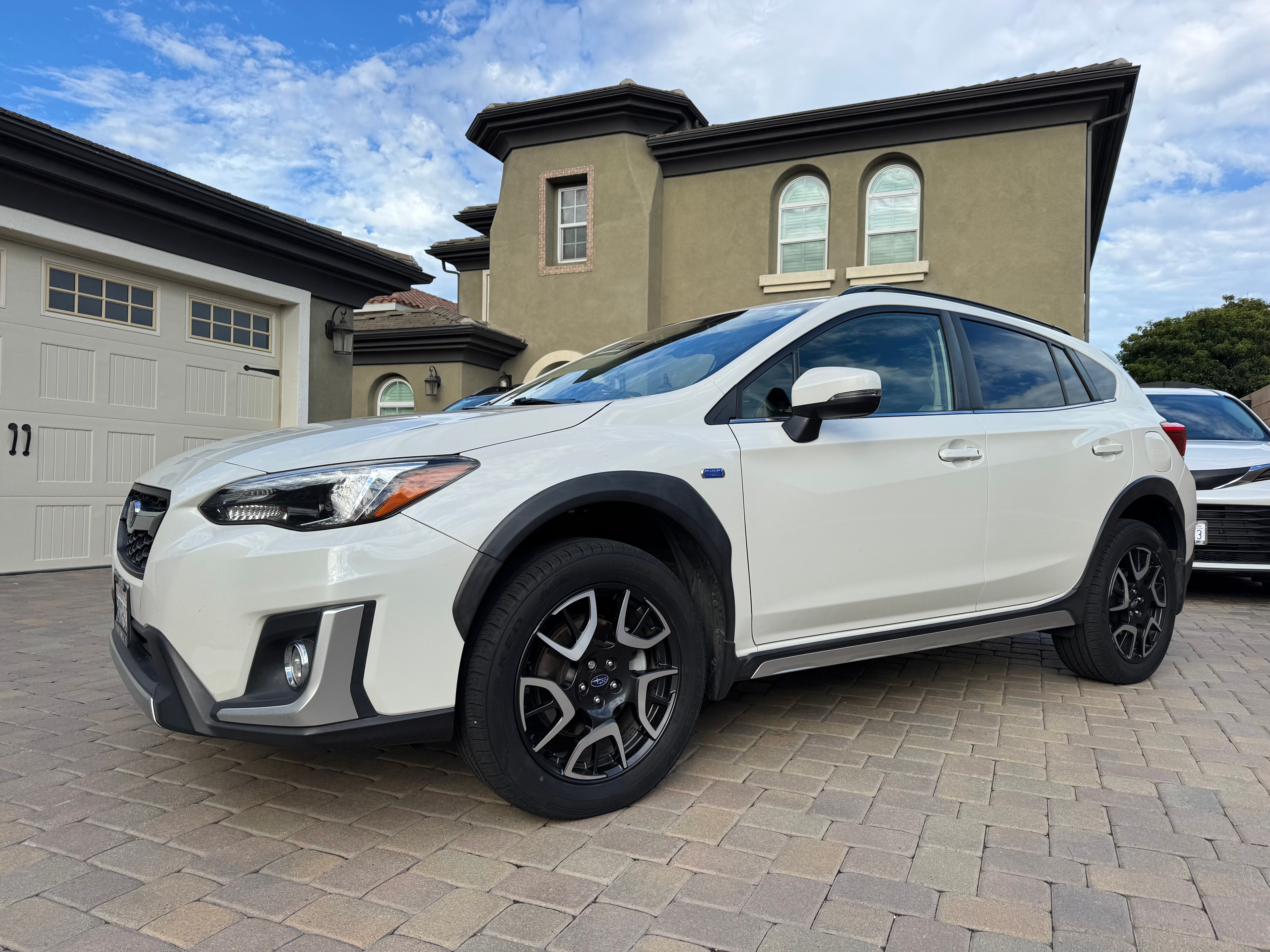 Used 2019 Subaru Crosstrek Hybrid w/ Moonroof Package w/Navigation AWD/4WD image 1