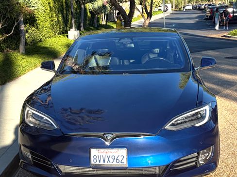 Used 2017 Tesla Model S 75D AWD/4WD image 4