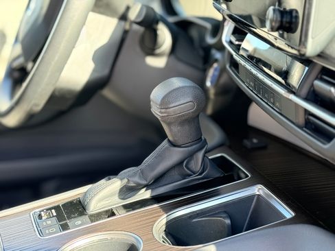 Used 2022 Toyota Sienna LE image 16