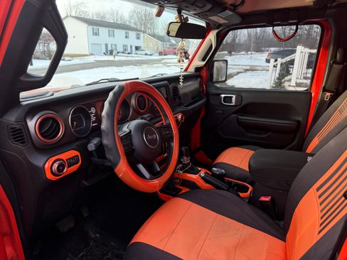 Used 2019 Jeep Wrangler Unlimited Sport S image 9