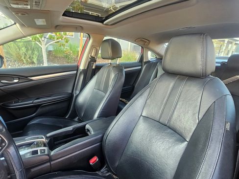 Used 2016 Honda Civic Touring image 5
