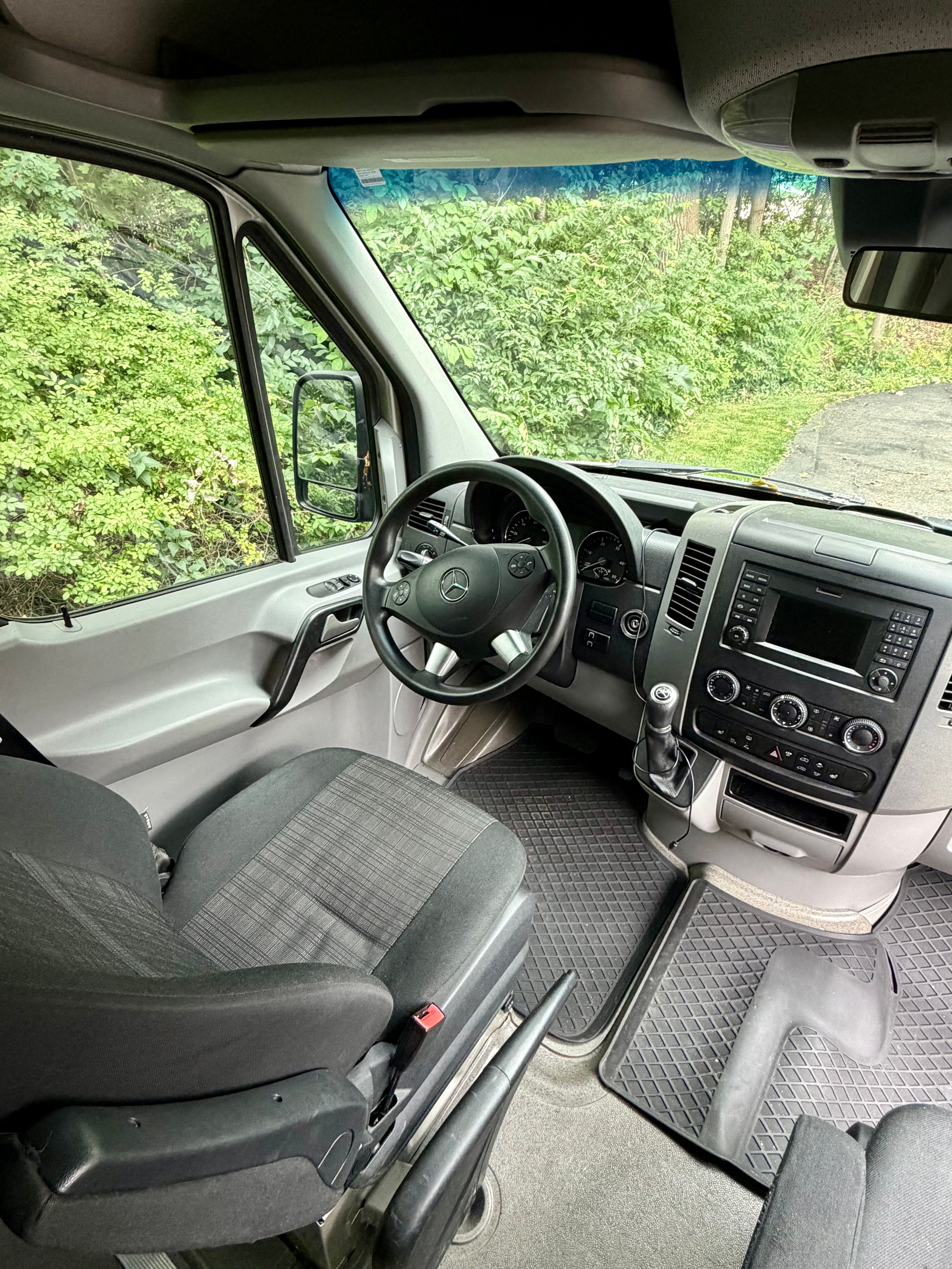 Used 2016 Mercedes-Benz Sprinter 2500 image 8