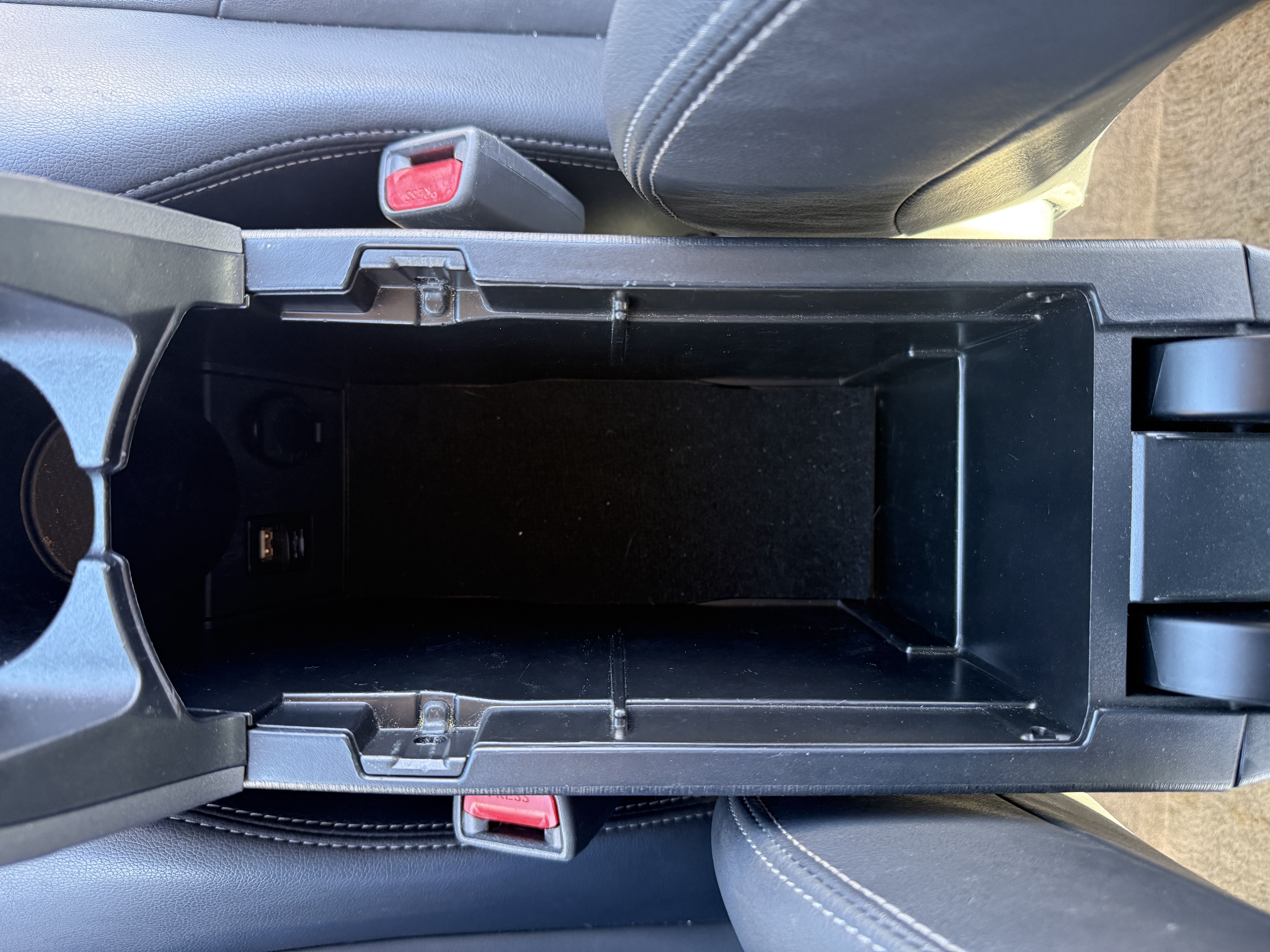 Used 2015 Toyota Prius Four FWD image 32
