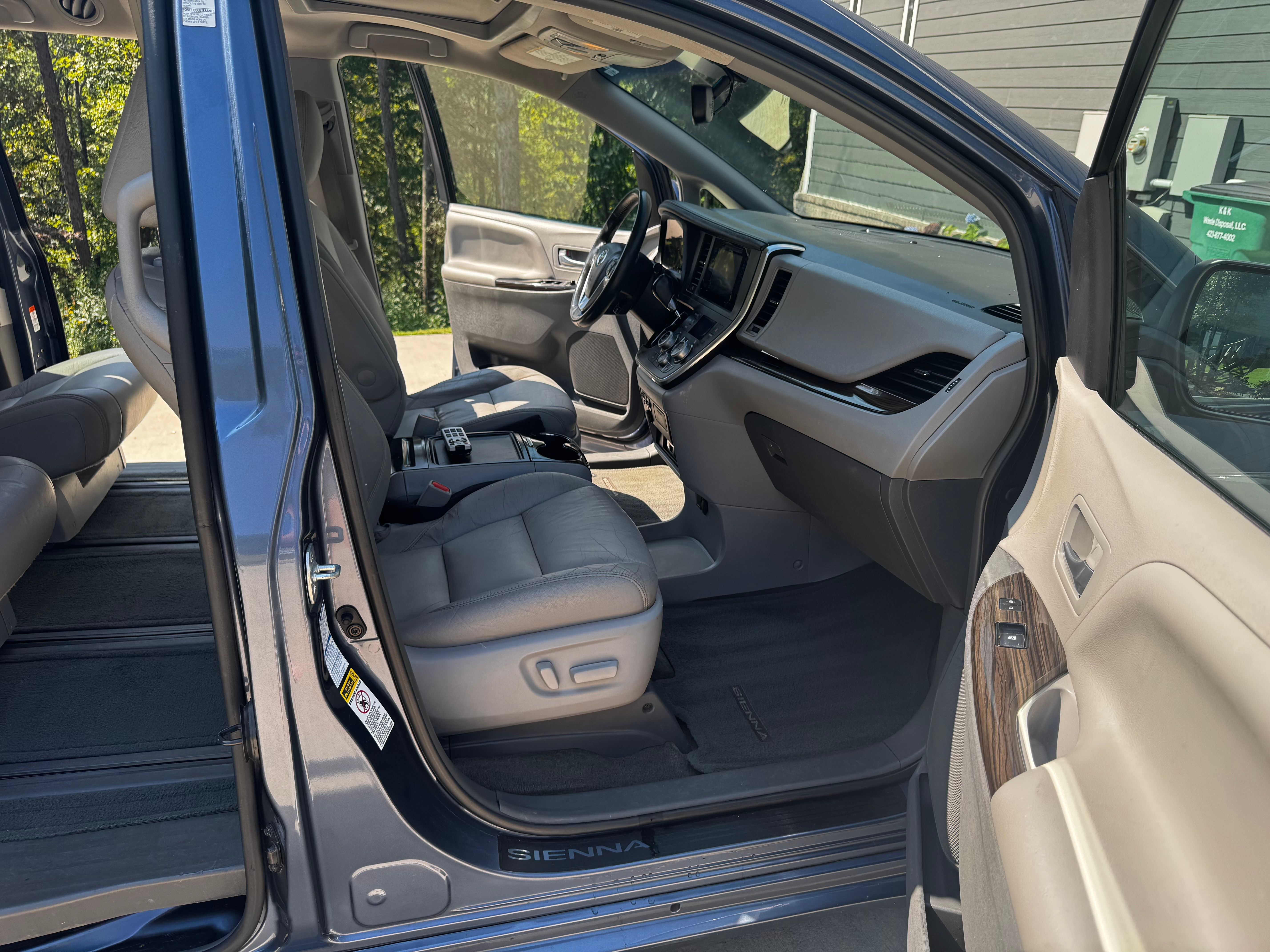 Used 2016 Toyota Sienna XLE Premium AWD/4WD image 14