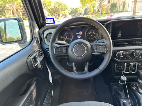 Used 2024 Jeep Wrangler Unlimited Sport image 12