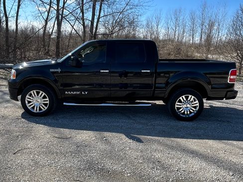 Used 2007 Lincoln Mark LT 4x4 image 2