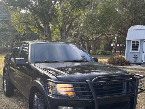 Used 2010 Ford Explorer Sport Trac Limited image 4