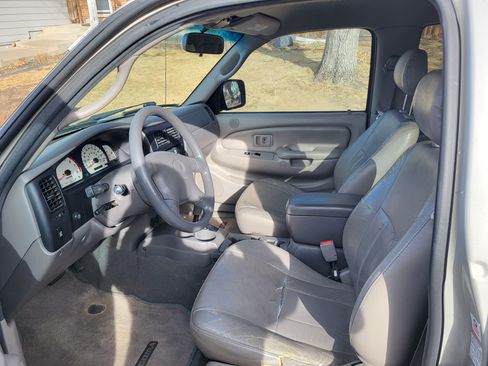 Used 2004 Toyota Tacoma PreRunner image 4