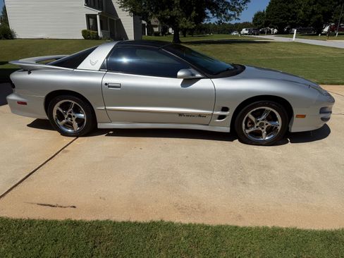 Used 1999 Pontiac Firebird Formula w/ Security Pkg image 1