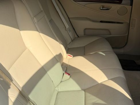 Used 2017 Lexus LS 460 w/ Comfort Package RWD image 22