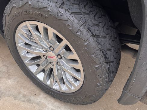 Used 2021 GMC Sierra 1500 Denali w/ Driver Alert Package II image 10