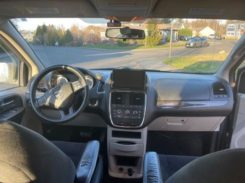 Used 2016 Dodge Grand Caravan image 10
