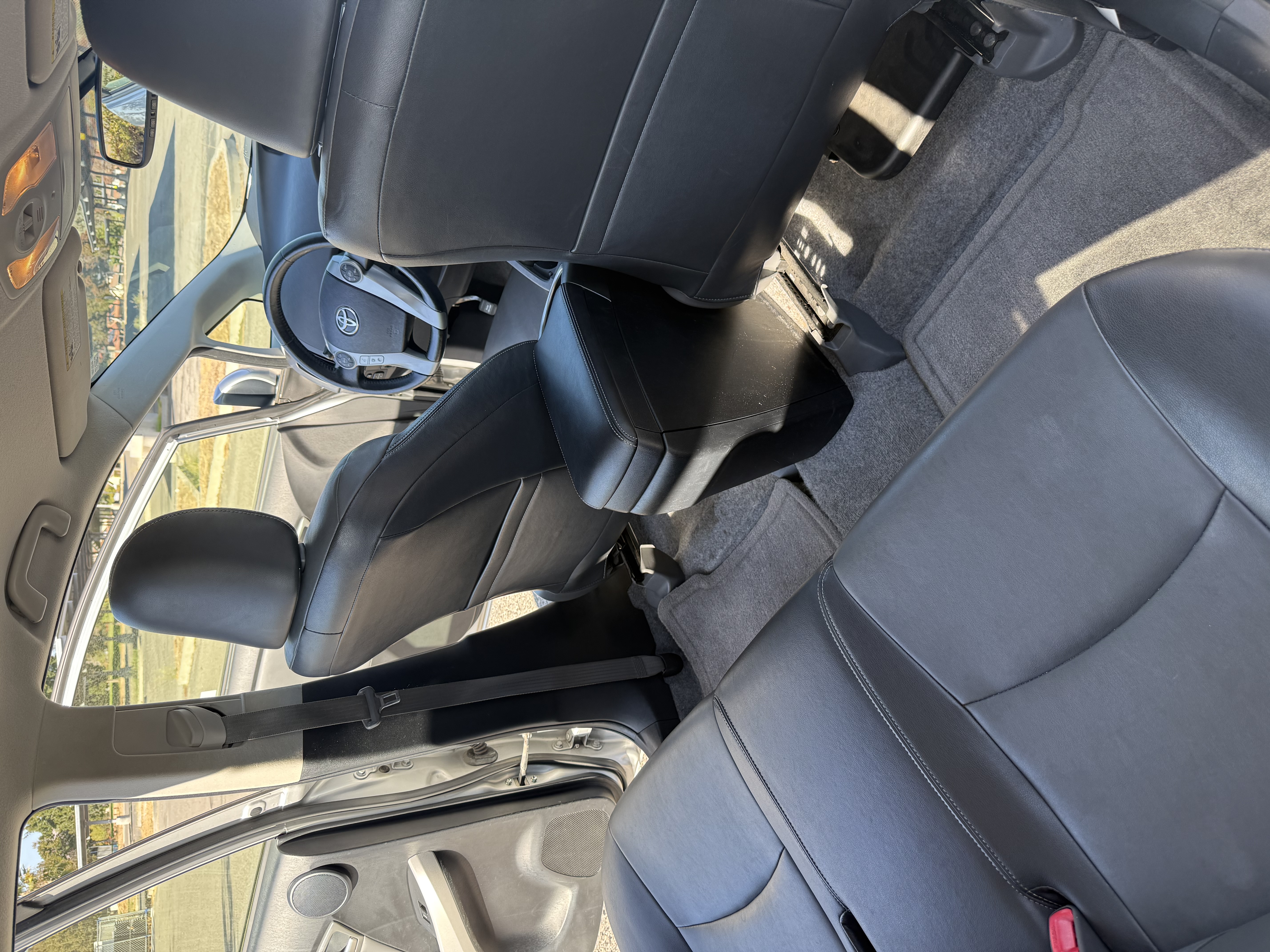 Used 2015 Toyota Prius Four FWD image 30