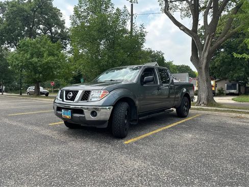 Used 2007 Nissan Frontier SE w/ SE Value Truck Pkg AWD/4WD image 1