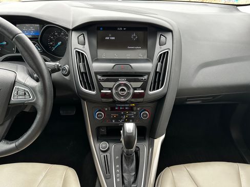 Used 2016 Ford Focus Titanium image 15