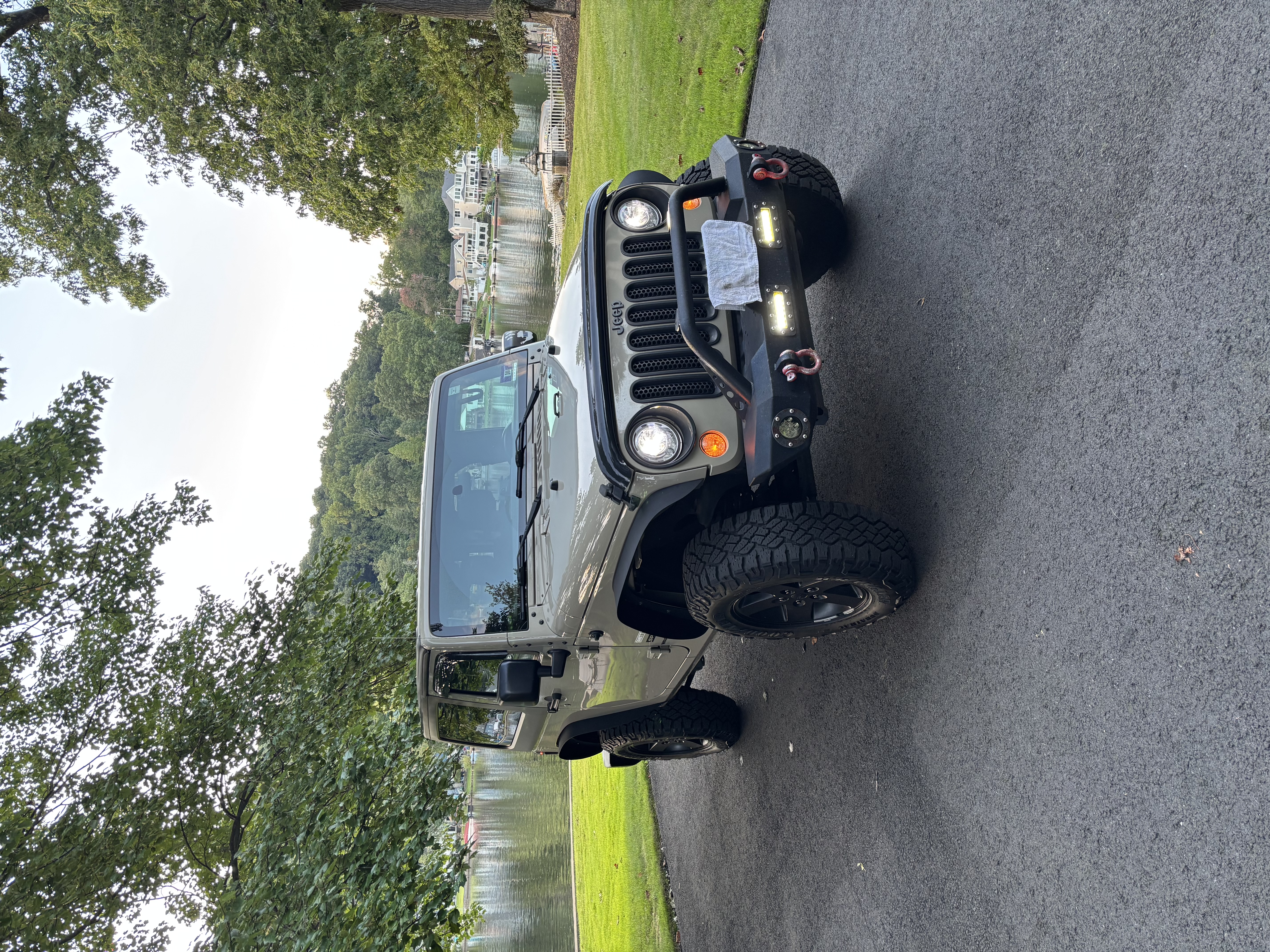 Used 2018 Jeep Wrangler Sport AWD/4WD image 2