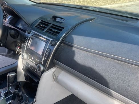 Used 2014 Toyota Camry SE image 12